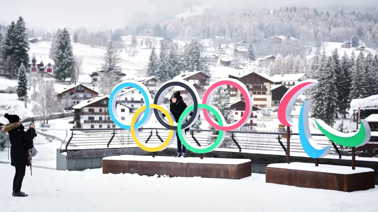 Olimpiade Milan-Cortina juga menjadi yang pertama menggunakan dua kota pusat, yakni Milan dan Cortina. (Foto: AP)