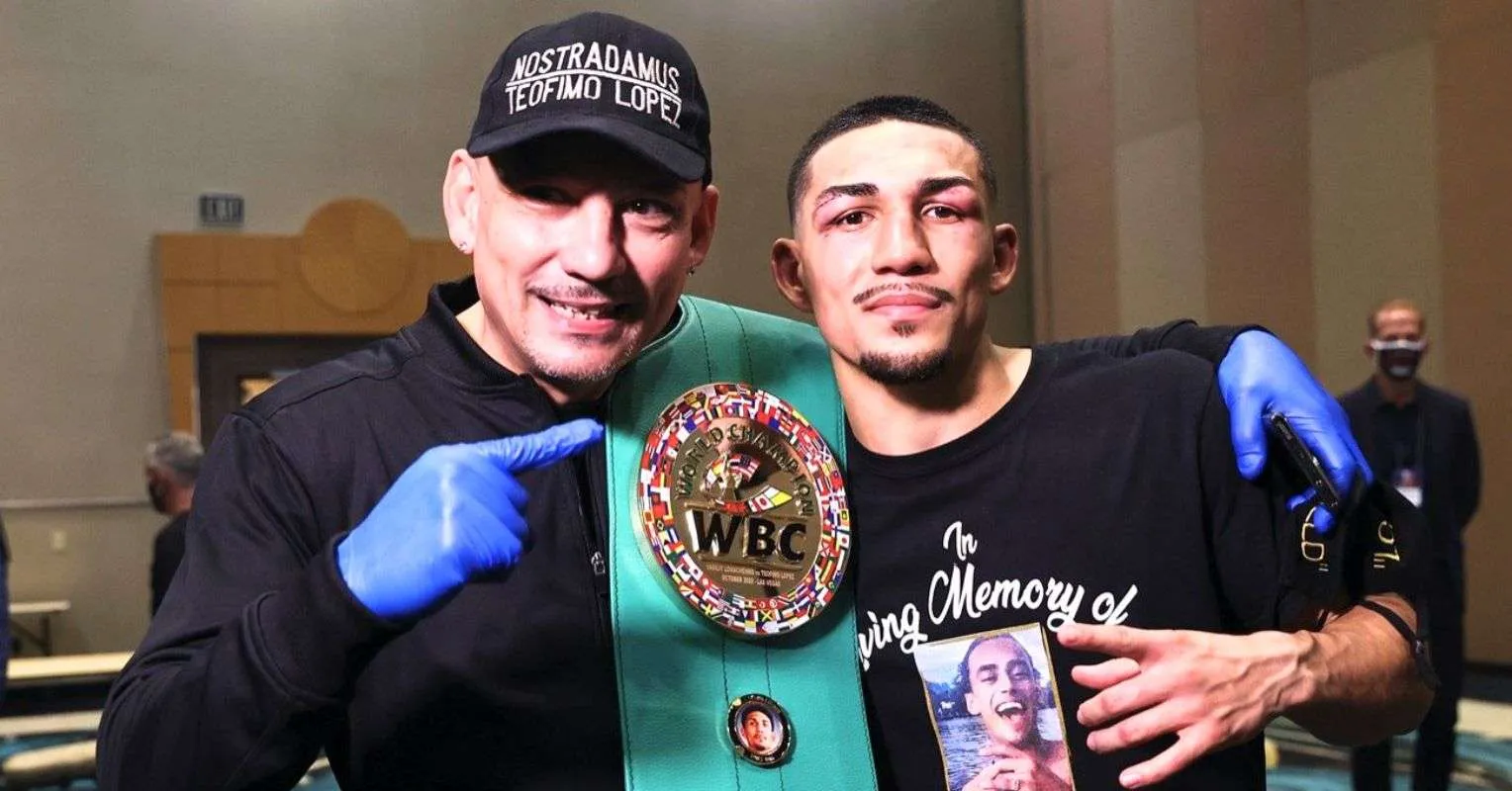Robert Garcia: Apakah Teofimo Lopez Harus Ganti Pelatih? - sumber: (secondsout)