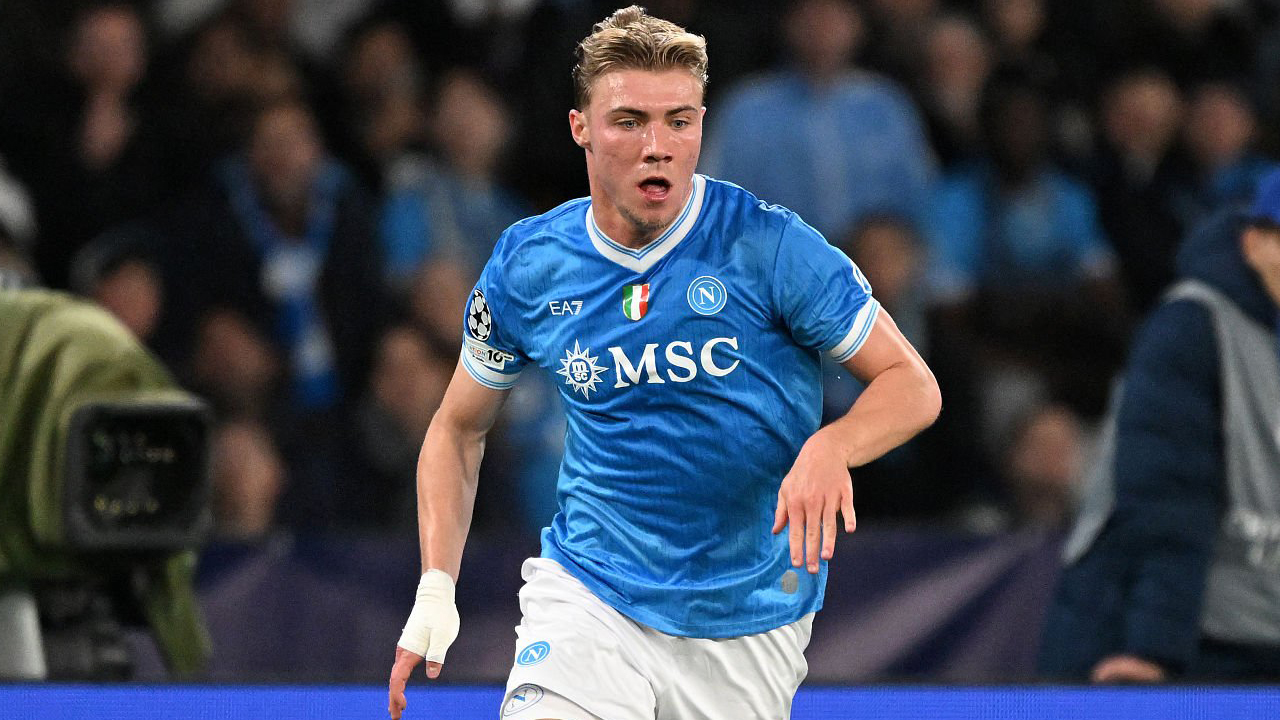 Tak Lagi di Old Trafford, Rasmus Hojlund Tetap Dukung MU Bersama Carrick