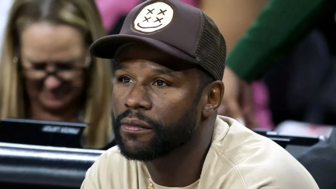 Floyd Mayweather Jr menilai Showtime dan Espinoza turut berperan dalam dugaan pelanggaran yang dilakukan mantan penasihat lamanya, Al Haymon. (Foto: Fight TV)
