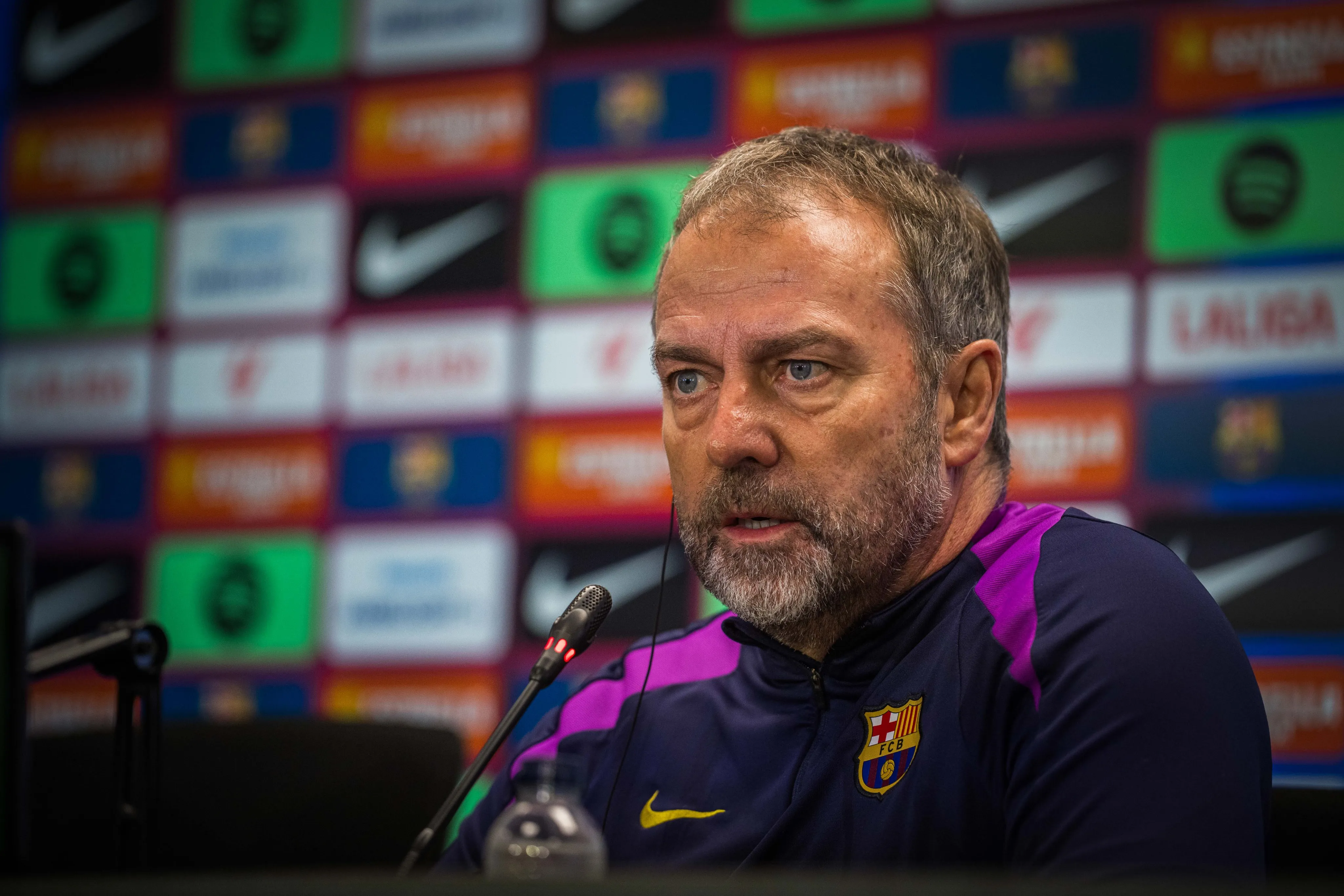 Hansi Flick Tanggapi Sebutan ‘Figur Ayah’ di Barcelona - sumber: (footballespana)