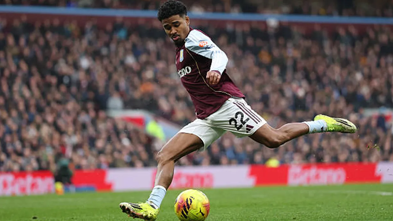 Ian Maatsen Serukan Konsistensi, Aston Villa Fokus Hadapi Bournemouth