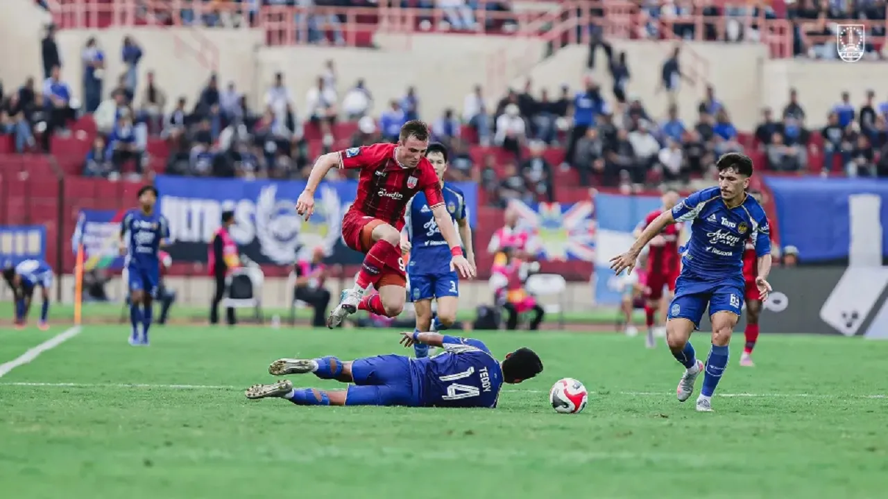 Penyerang asing Persis Solo, Roman Paparyga