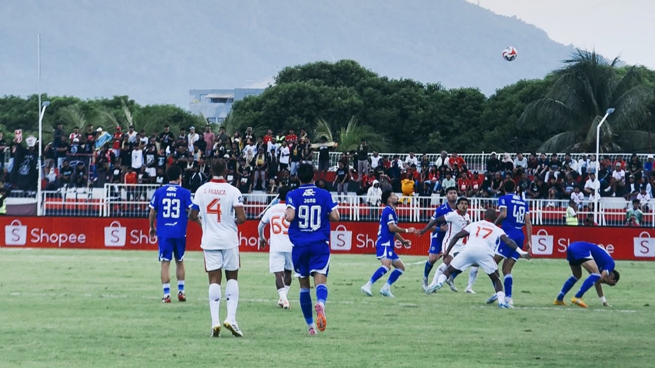 Prediksi Persib Bandung Vs Malut United FC: Misi Ganda Maung Bandung