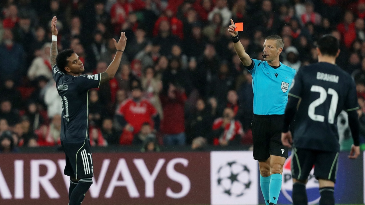 Rodrygo Goes Dipastikan Absen Lawan Benfica Usai Terima Kartu Merah