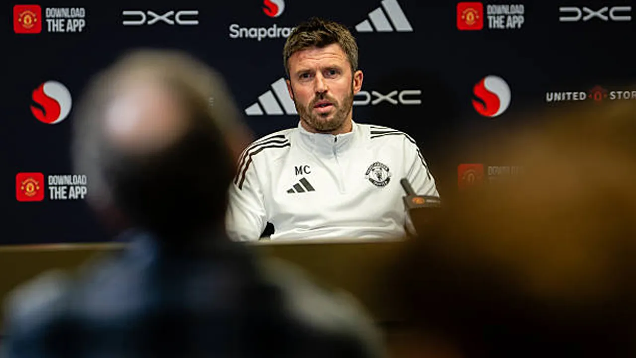 Start Apik di Manchester United, Michael Carrick Enggan Terbawa Euforia