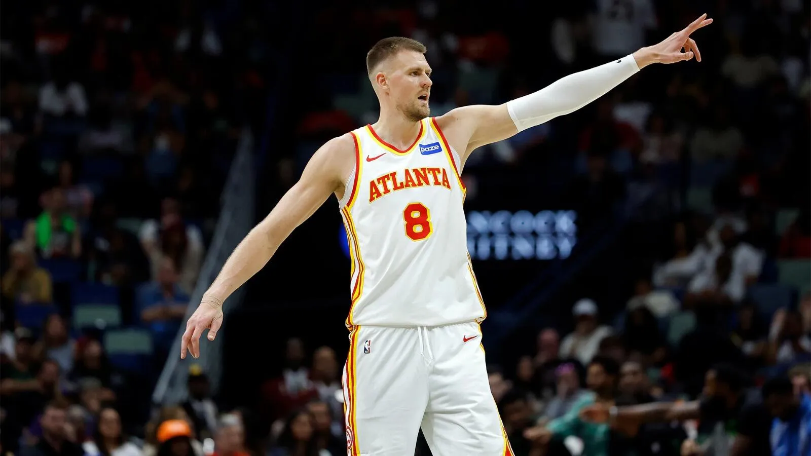 Warriors Optimistis Sambut Kehadiran Kristaps Porzingis - sumber: (mainbasket)