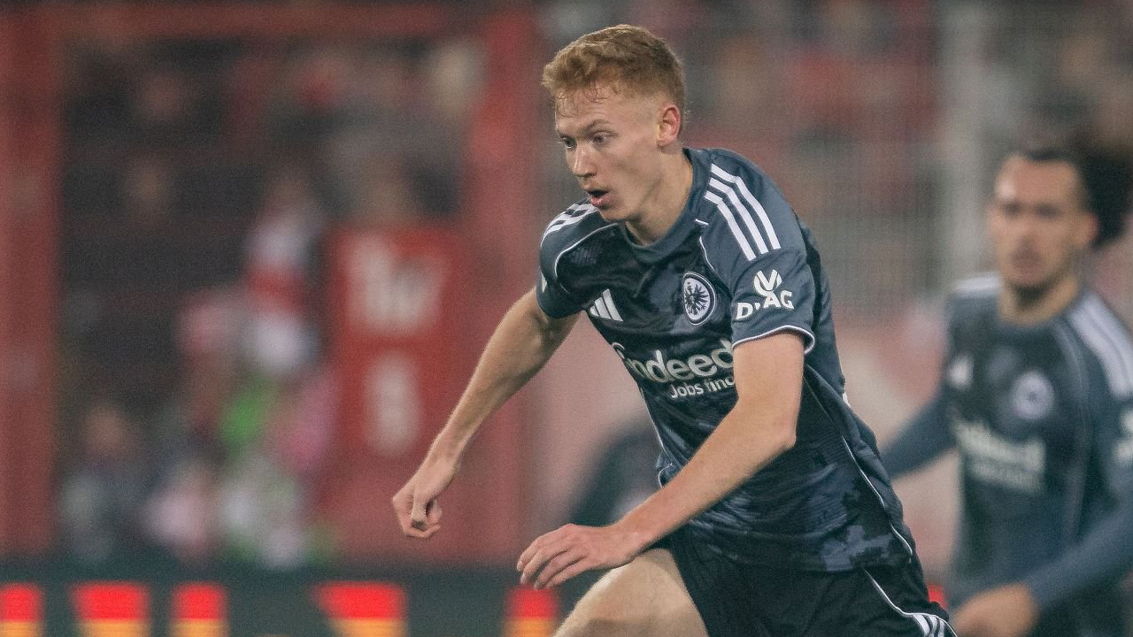 Frankfurt Unggul di Menit Akhir tapi Buyar, Ini Reaksi Hugo Larsson