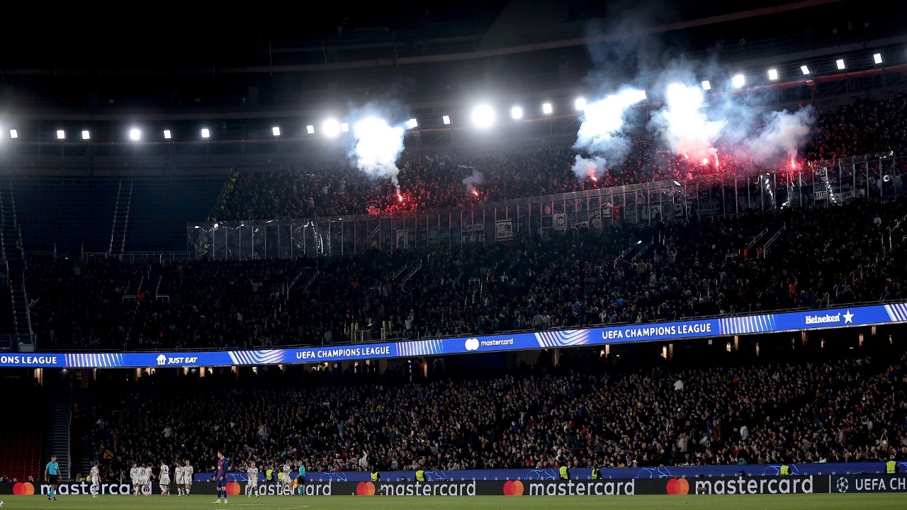 Gara-Gara Ulah Pendukung Frankfurt di Camp Nou, Barcelona Kena Denda UEFA