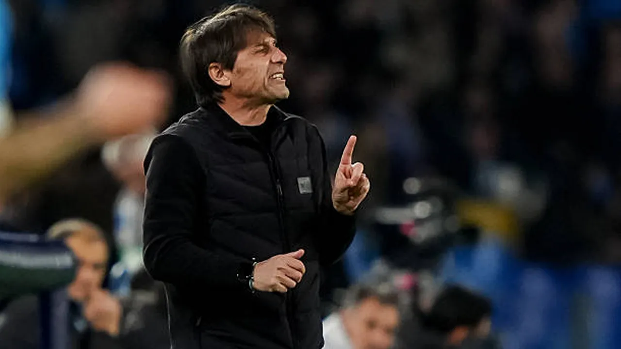 Genoa vs Napoli Jadi Pertemuan Pertama Daniele De Rossi dan Antonio Conte