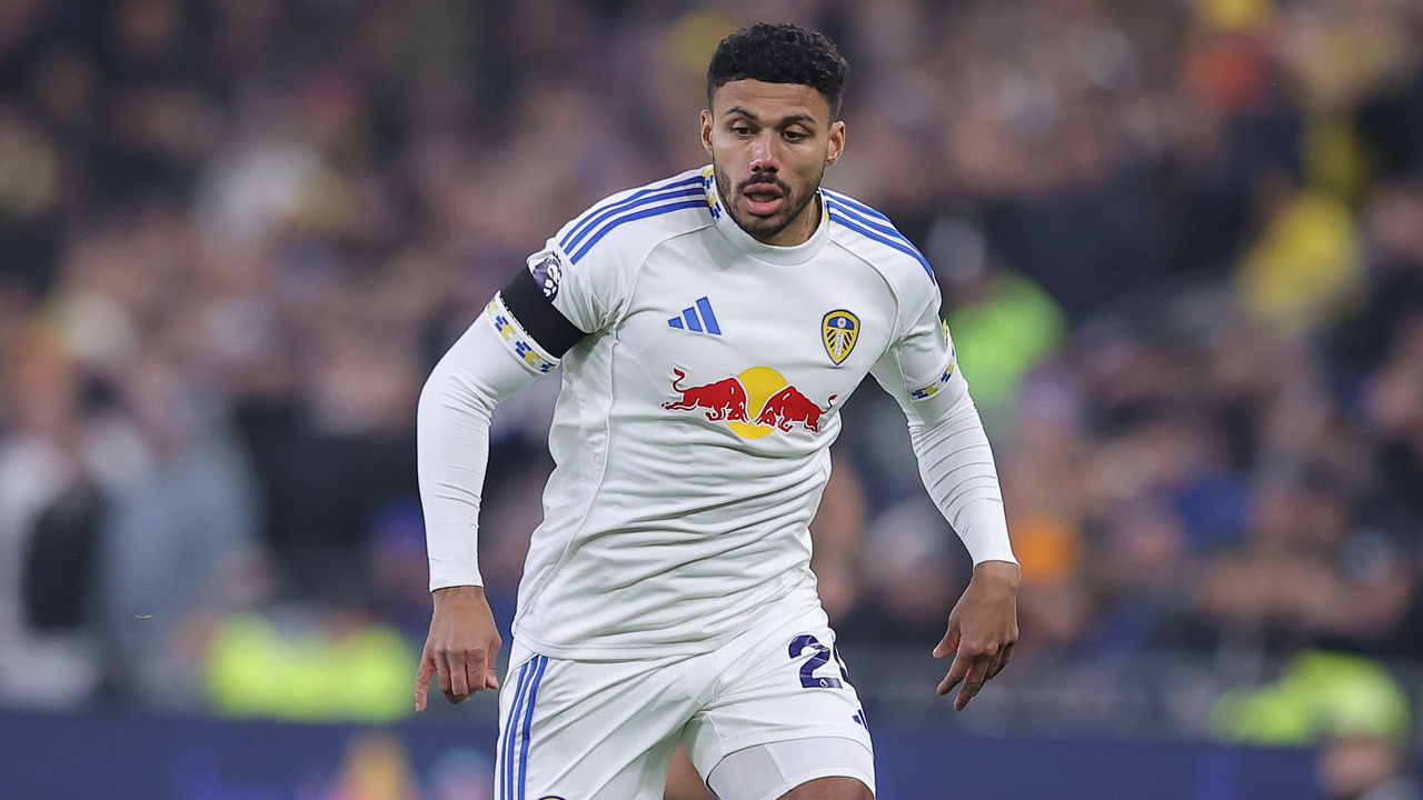 James Justin Bicara Soal Kemenangan Penting Leeds atas Forest