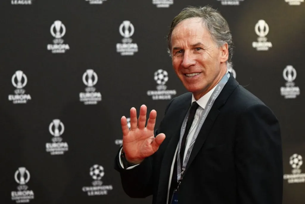 Legenda Sepak Bola Baresi dan Bergomi Pimpin Kirab Obor Olimpiade Musim Dingin 2026 - sumber: (footballitalia)