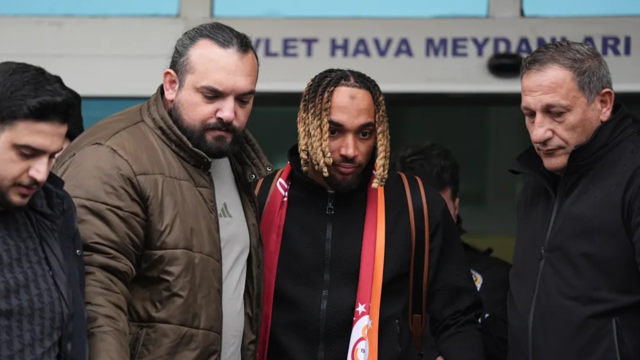 Sacha Boey Resmi Balik ke Galatasaray, Berikut Rincian Biayanya