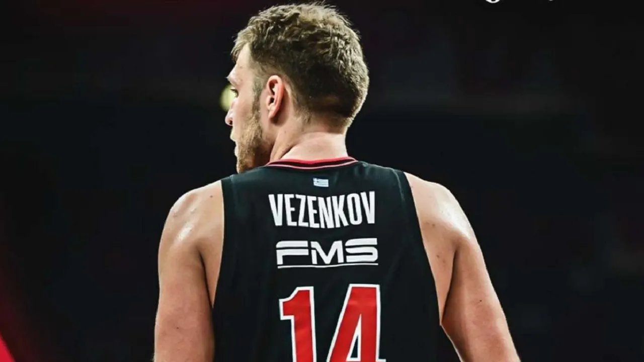 Sasha Vezenkov komentari kemenangan telak Olympiacos Piraeus lawan Virtus Bologna.