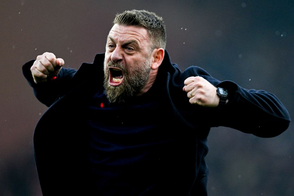 De Rossi Geram Atas Keputusan Penalti, Napoli Sukses Kalahkan Genoa 3