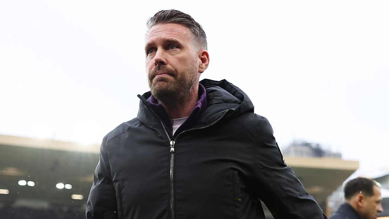 Dua Penalti Fatal, Rob Edwards Ungkap Biang Kekalahan Wolves dari Chelsea