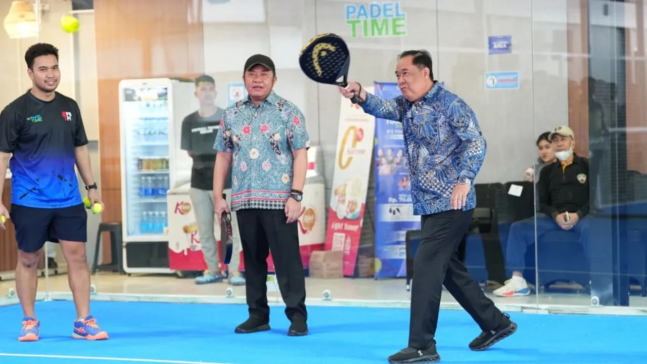 Gubernur dan Wakil Gubernur Sumsel turut resmikan lapangan 'Padel Time'.