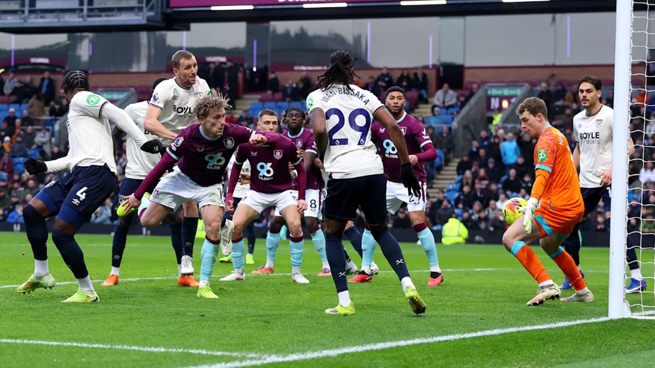 Jadi Starter dan Bantu West Ham Menang, Mads Hermansen Bahagia