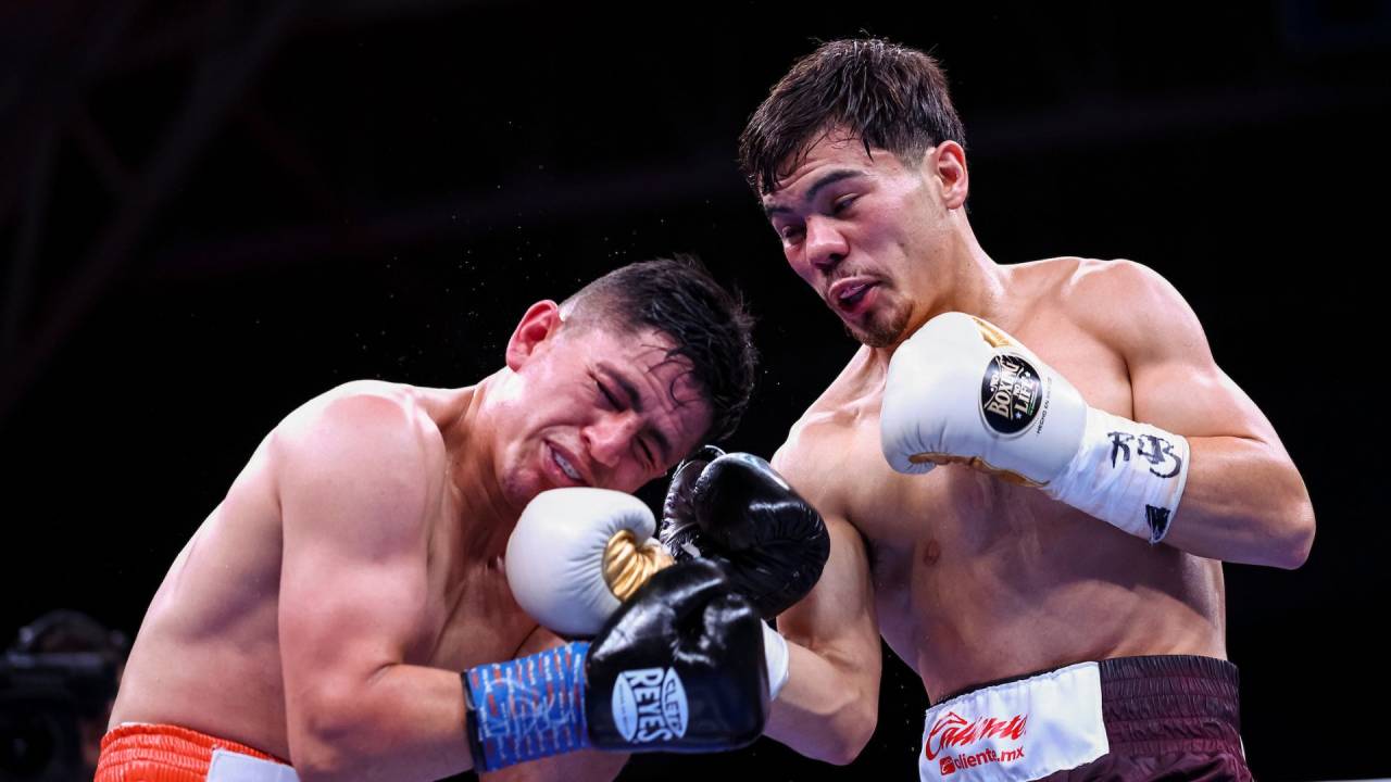 Kalahkan Curiel, Christian Medina Pertahankan Gelar WBO Kelas Bantam