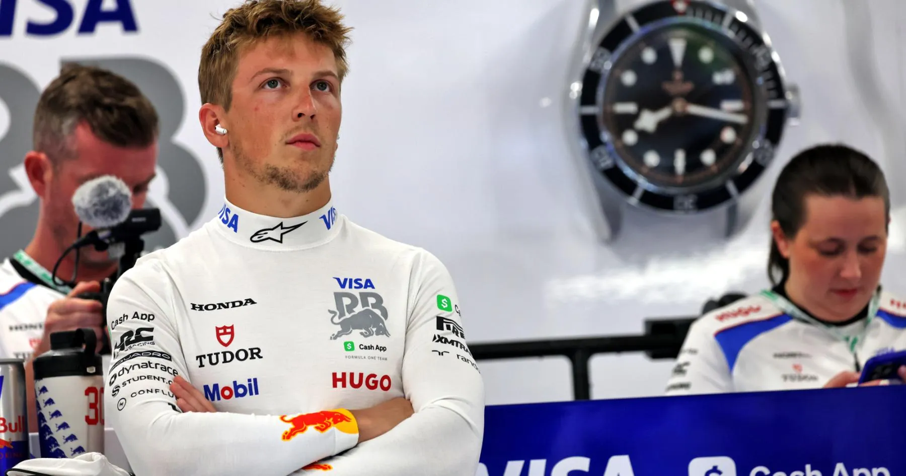 Liam Lawson Didorong Tingkatkan Performa F1 yang Tidak Konsisten - sumber: (racingnews365)