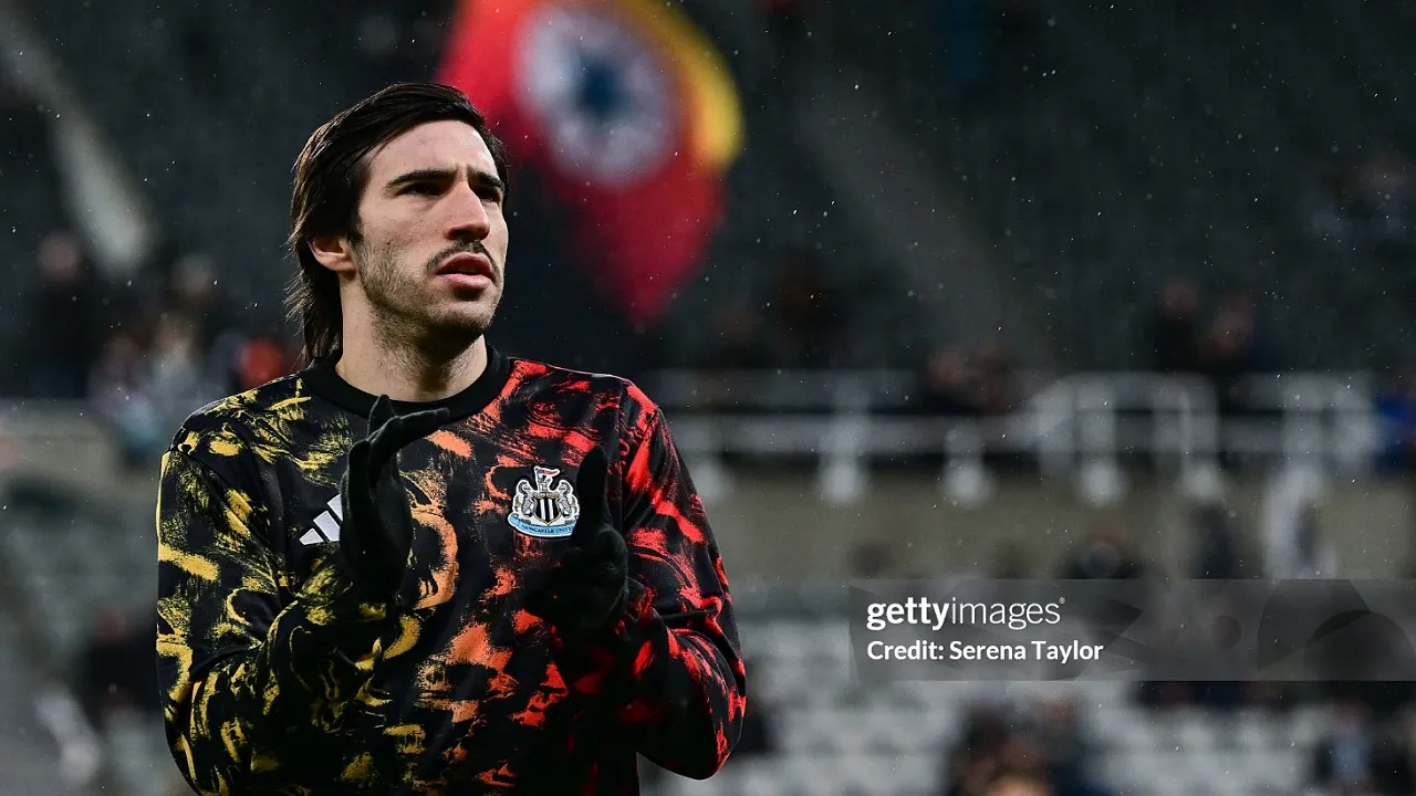 Gelandang Newcastle United, Sandro Tonali