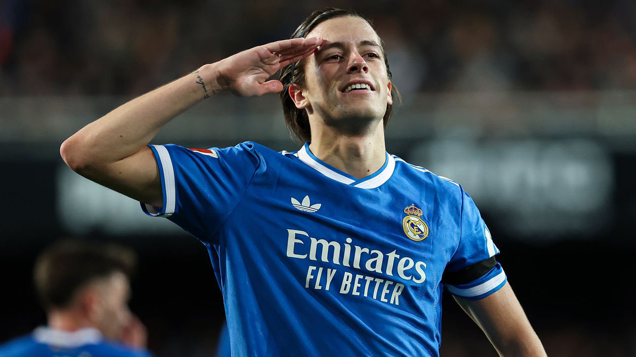 Alvaro Carreras Puas Bantu Real Madrid Menang di Mestalla