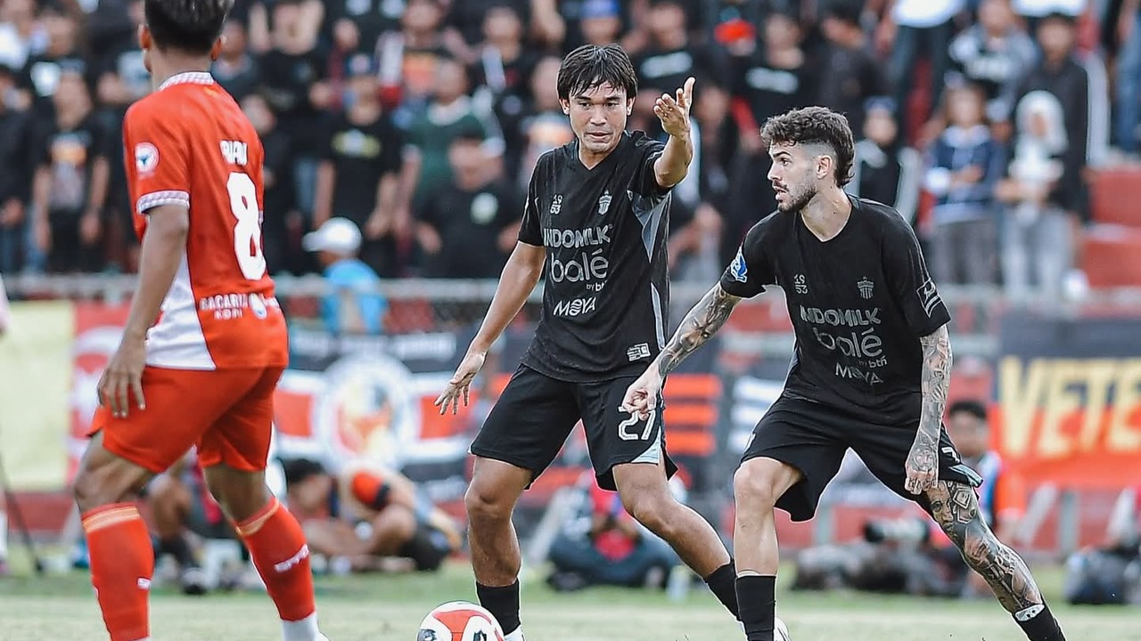 Carlos Pena Sesalkan Hadiah Penalti Untuk Semen Padang FC