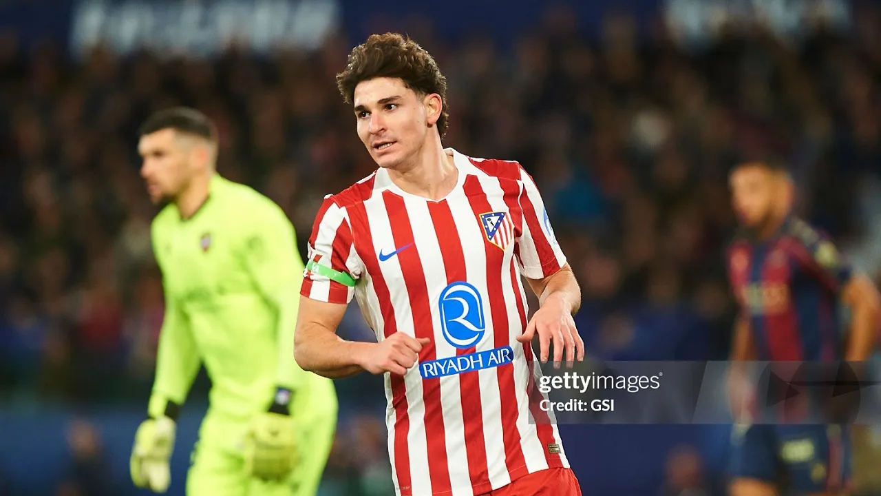 Julian Alvarez diperebutkan banyak klub, termasuk Chelsea