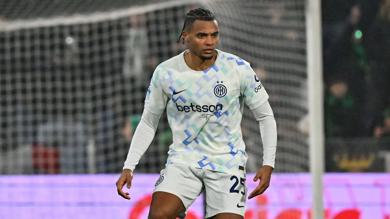 Manuel Akanji.
