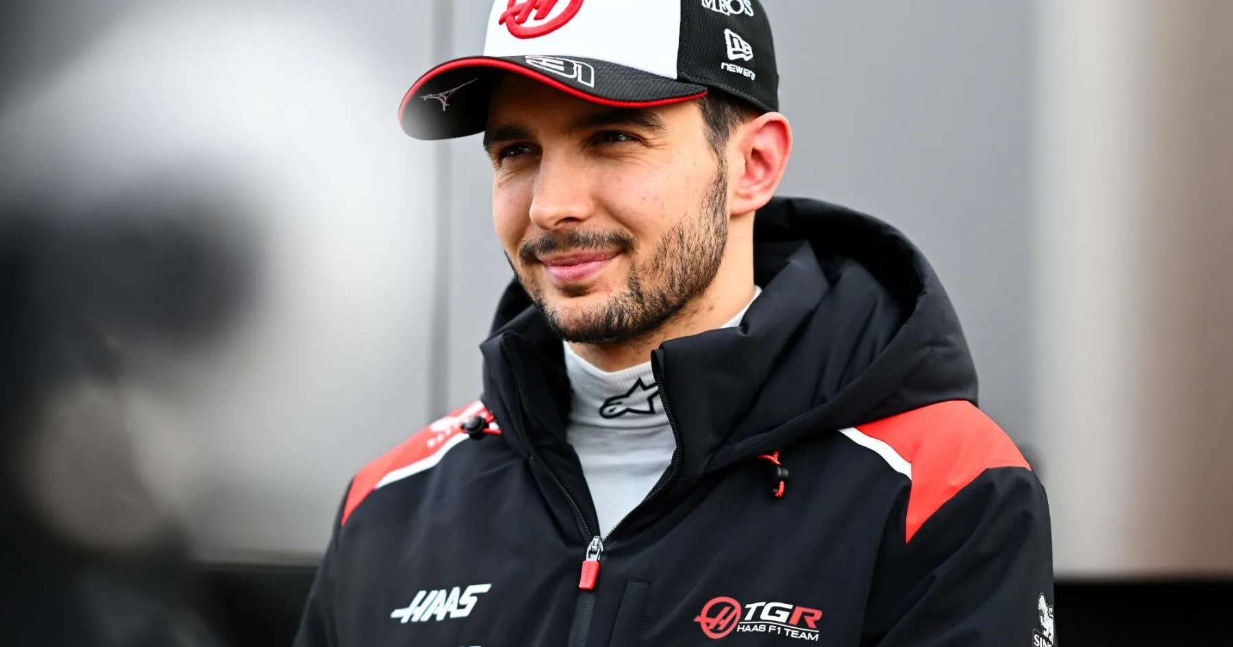 Haas Evaluasi Performa Ocon Usai Musim Pertama Mengecewakan - sumber: (racingnews365)