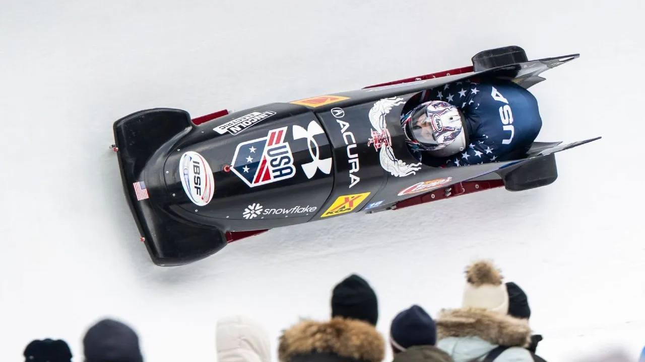 Meski gagal tampil di nomor dua orang, Kris Horn tetap dijadwalkan berkompetisi pada nomor bobsled empat orang bersama tim Amerika Serikat. (Foto: AP)