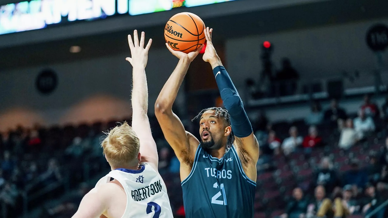 Magnolia Hotshots Pakai Jasa Terrell Brown-Soares