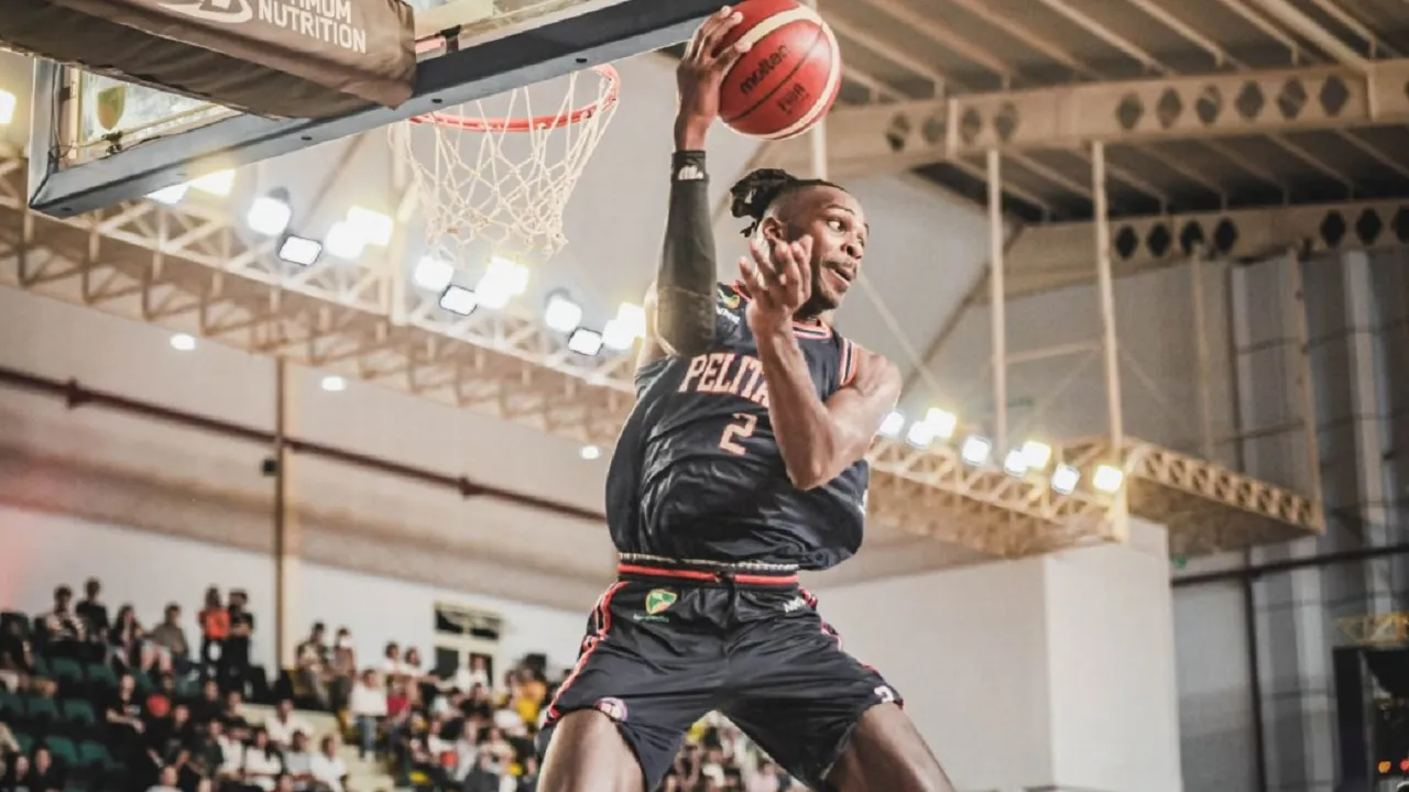 Phoenix Super LPG berhasil dapatkan tanda tangan James Dickey III.