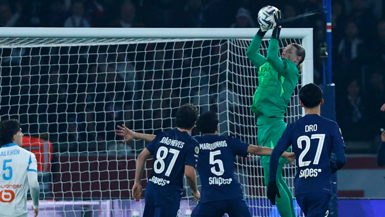 PSG Libas Marseille 5-0, Marquinhos: Laga yang Sempurna