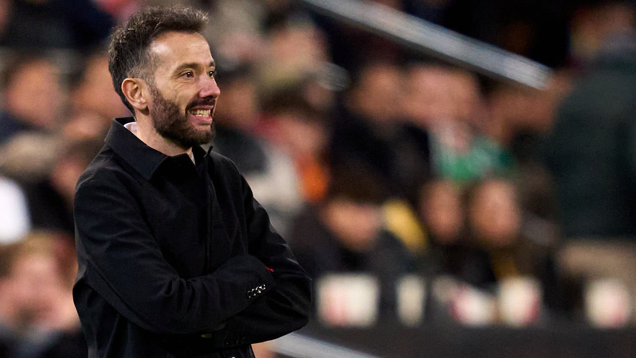 Valencia Terpuruk di La Liga, Carlos Corberan Masih Optimis Bisa Bangkit