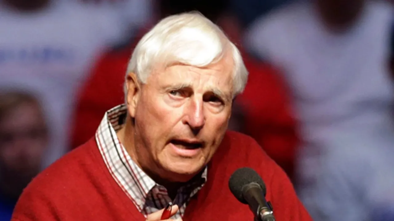 Bob Knight Akan Dibuatkan Patung oleh Indiana Housier