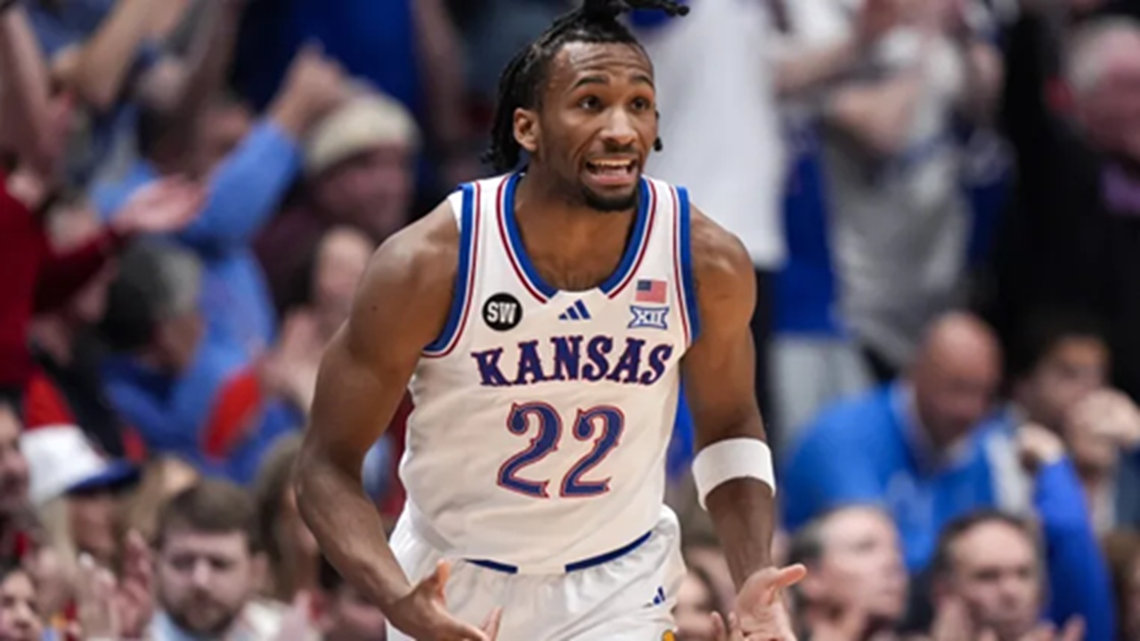 Kansas Berikan Arizona Kekalahan Perdana di NCAA Musim Ini