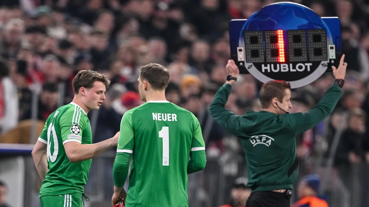 Kompany Pasang Neuer di Laga vs RB Leipzig, Urbig Hanya Diberi Janji Manis