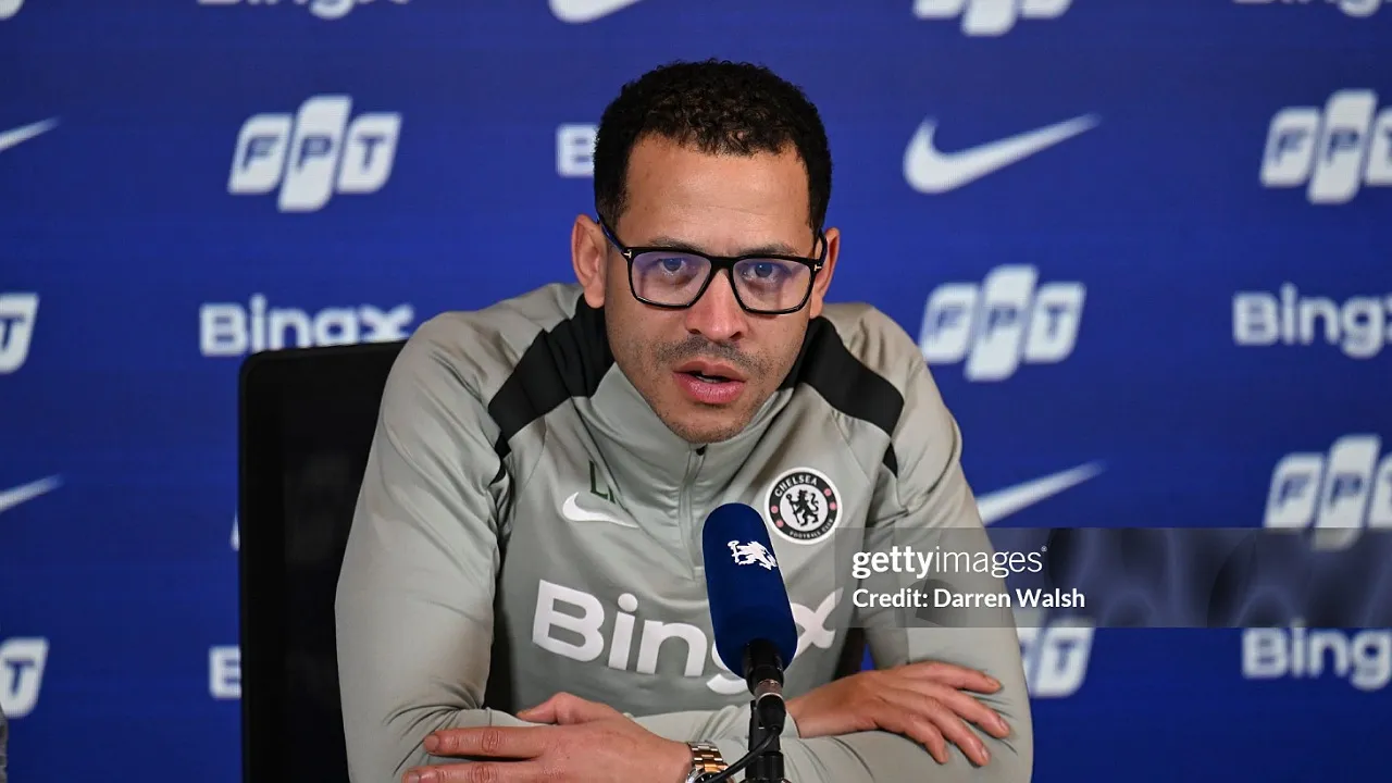 Pelatih kepala Chelsea, Liam Rosenior