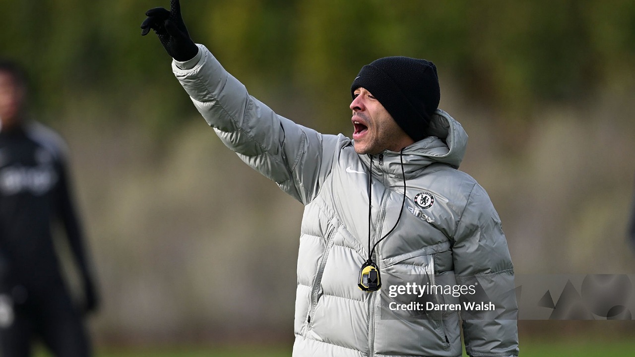 Liam Rosenior Waspadai Leeds United Jelang Duel di Stamford Bridge