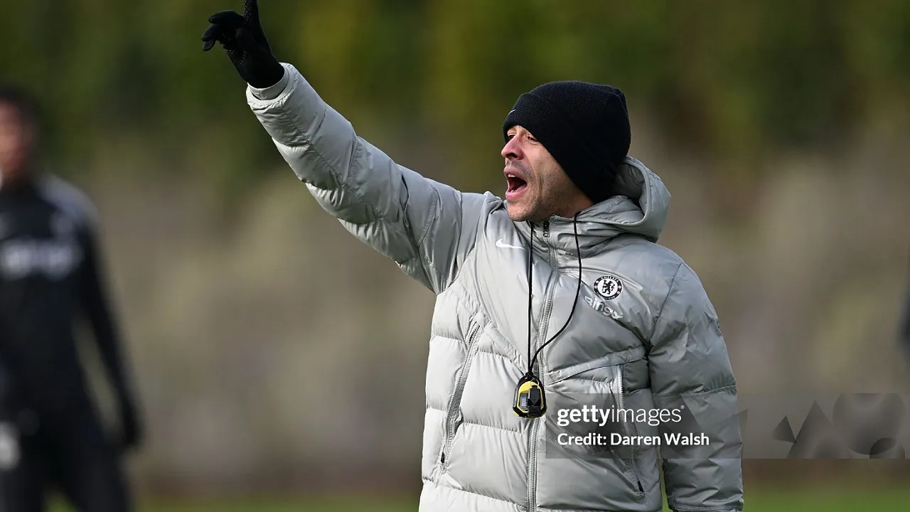 Pelatih kepala Chelsea, Liam Rosenior