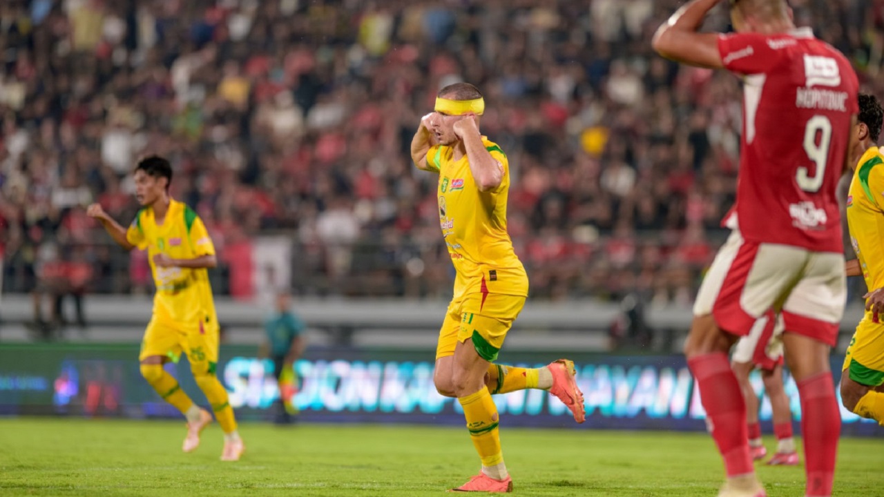 Mihailo Perovic Bicara Perjuangannya Tampil dengan Kepala Bocor