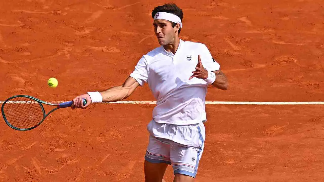 Tomas Martin Etcheverry Lalui Laga Pembuka Di Buenos Aires Tanpa Drama