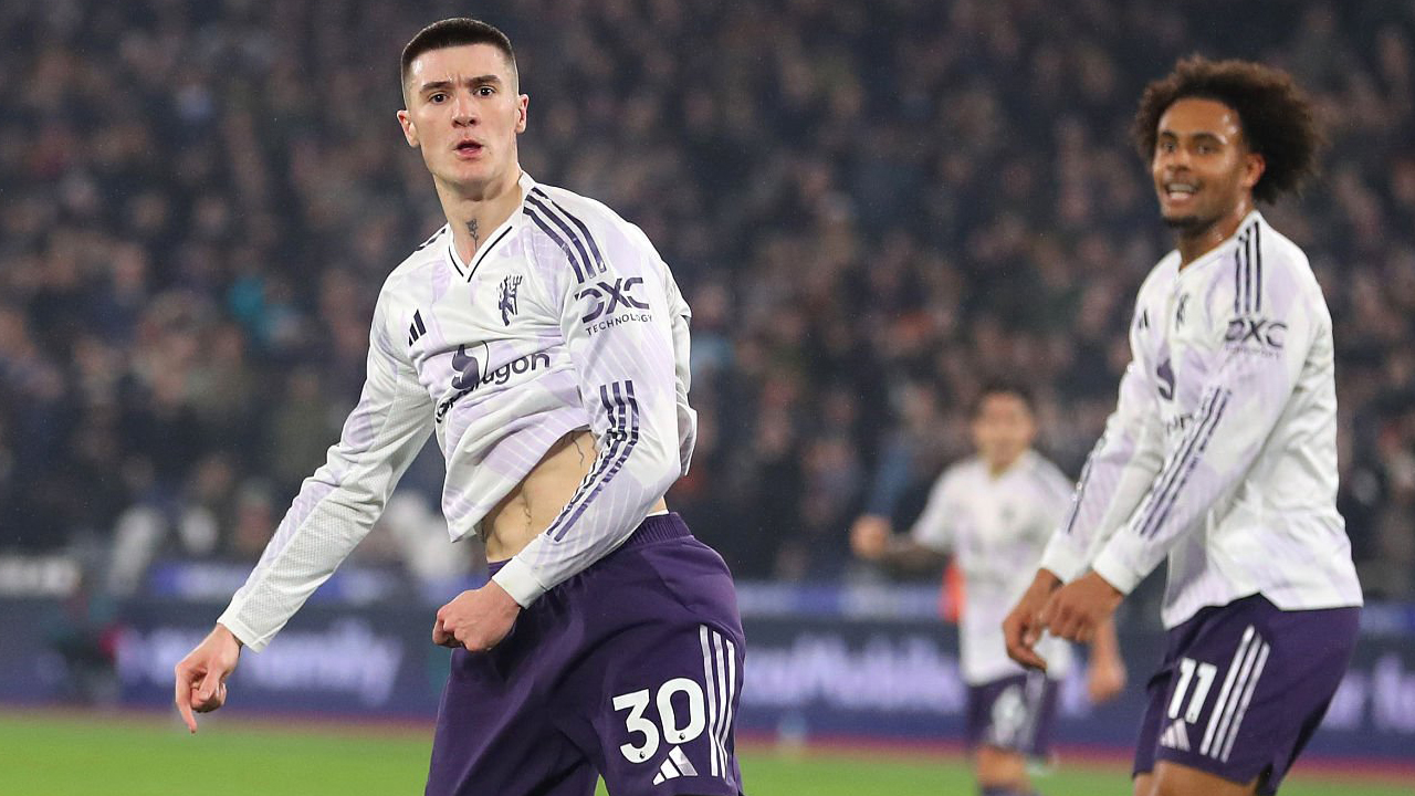 Benjamin Sesko Jadi Penyelamat MU di London Stadium, Carrick Terpukau