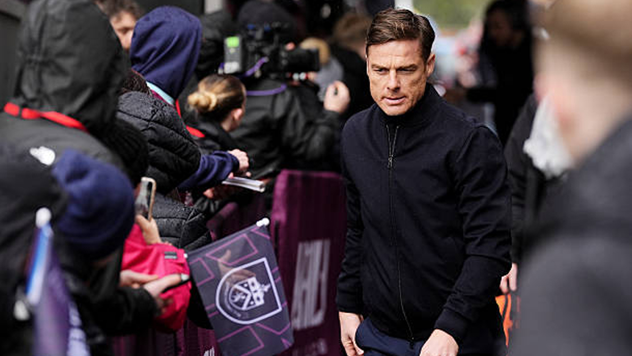 Burnley 16 Pertandingan Tanpa Menang, Scott Parker Bunyikan Alarm Bahaya