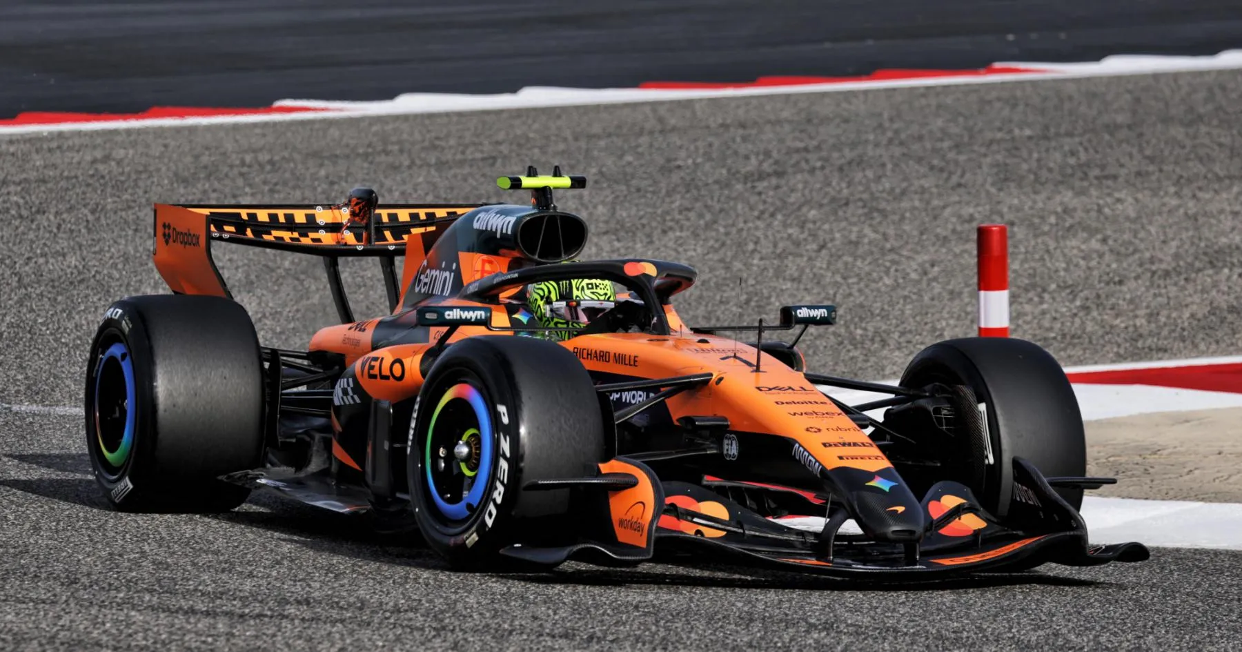 Lando Norris Tercatat Tercepat, Verstappen Buat Pernyataan Penting - sumber: (racingnews365)