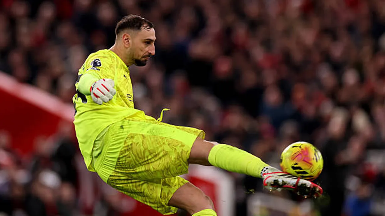 Manchester City Tepat, Gianluigi Donnarumma Lebih 'Aman' Dibanding Kiper Top Lainnya