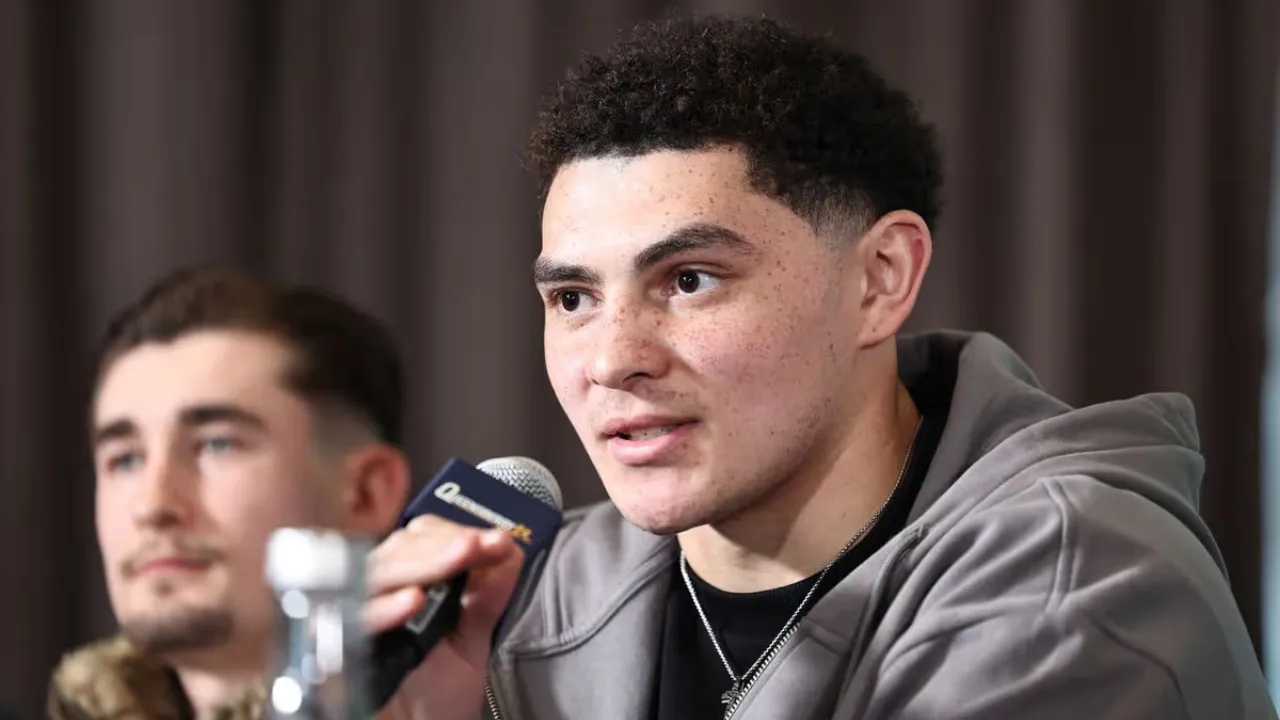 Petinju Irlandia Adam Olaniyan Pilih Jalannya Sendiri di Divisi Kelas Berat