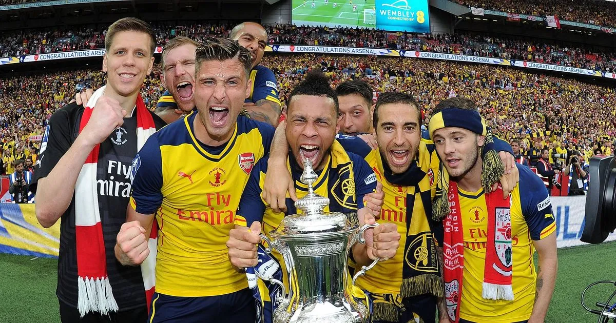 Ayah Hina Arsenal, Szczesny Putus Kontak Selama Dua Tahun - sumber: (footballlondon)