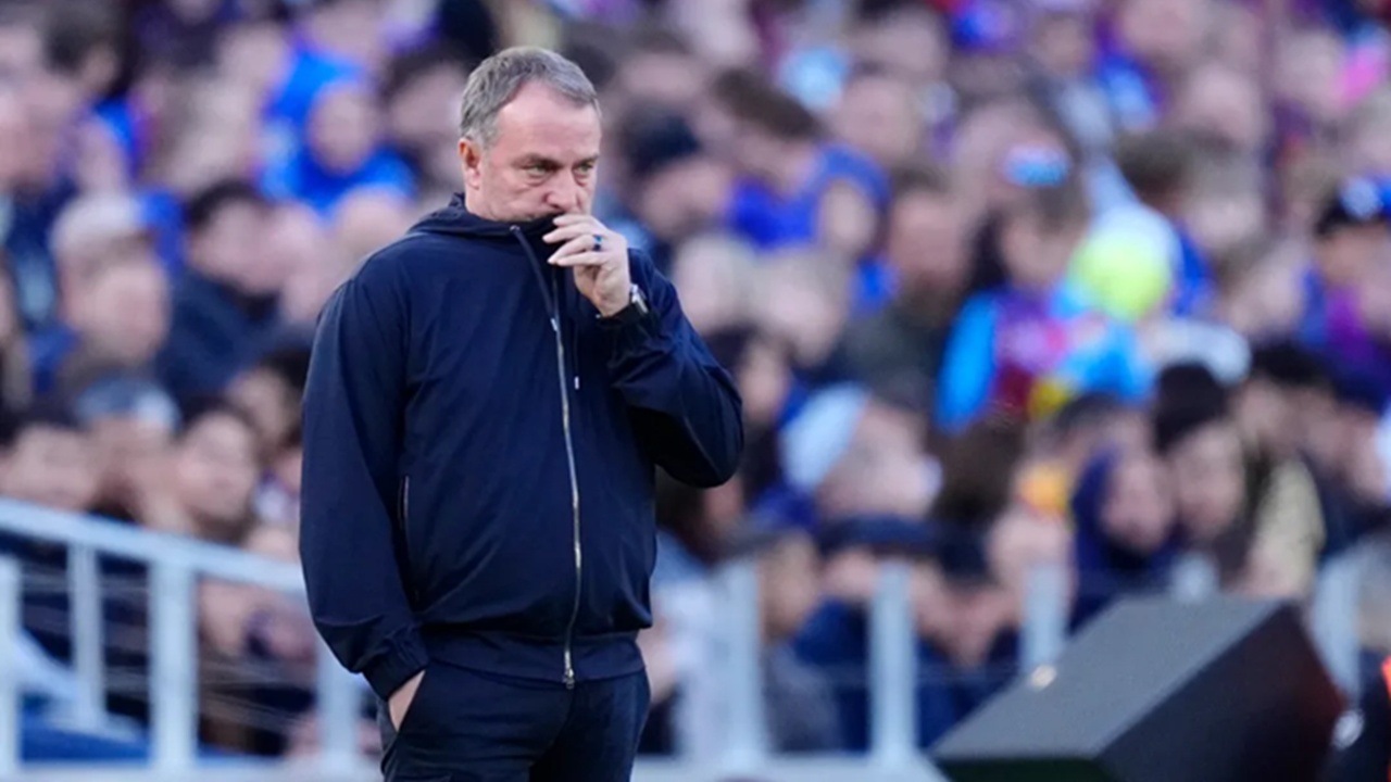 Hansi Flick Bahas Perjuangan Ronald Araujo Melawan Kesehatan Mental